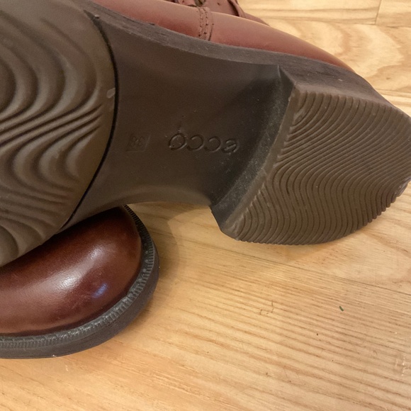 Ecco Brown Leather Ankle Boots - Picture 2 of 4